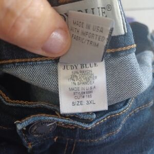 Judy Blue Women's Dark Blue Straight Leg Jeans Waist Is 20" Inseam Is 28"